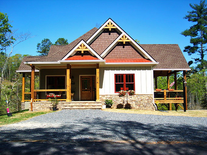 3 bedroom craftsman lake house cottage wedowee creek retreat 680